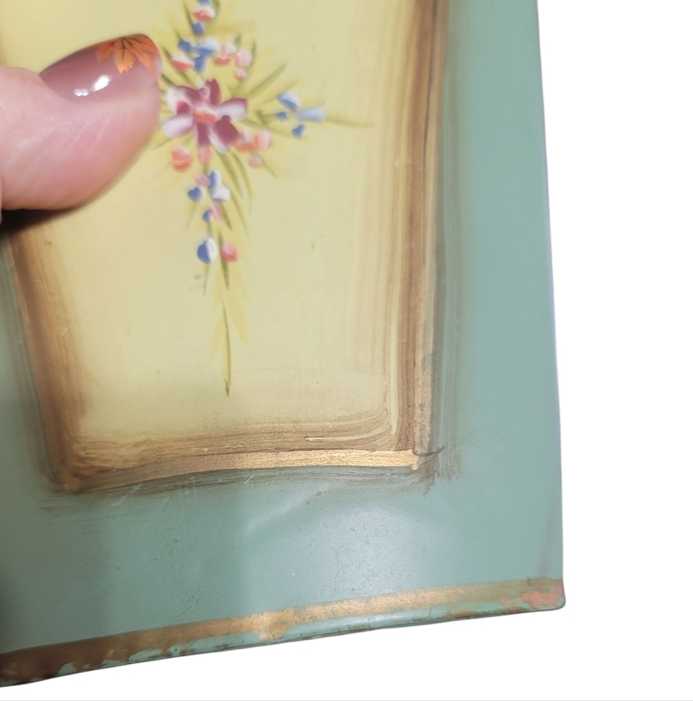 Vintage Metal Floral Wall Metal Basket with Handle - Picture 6 of 6